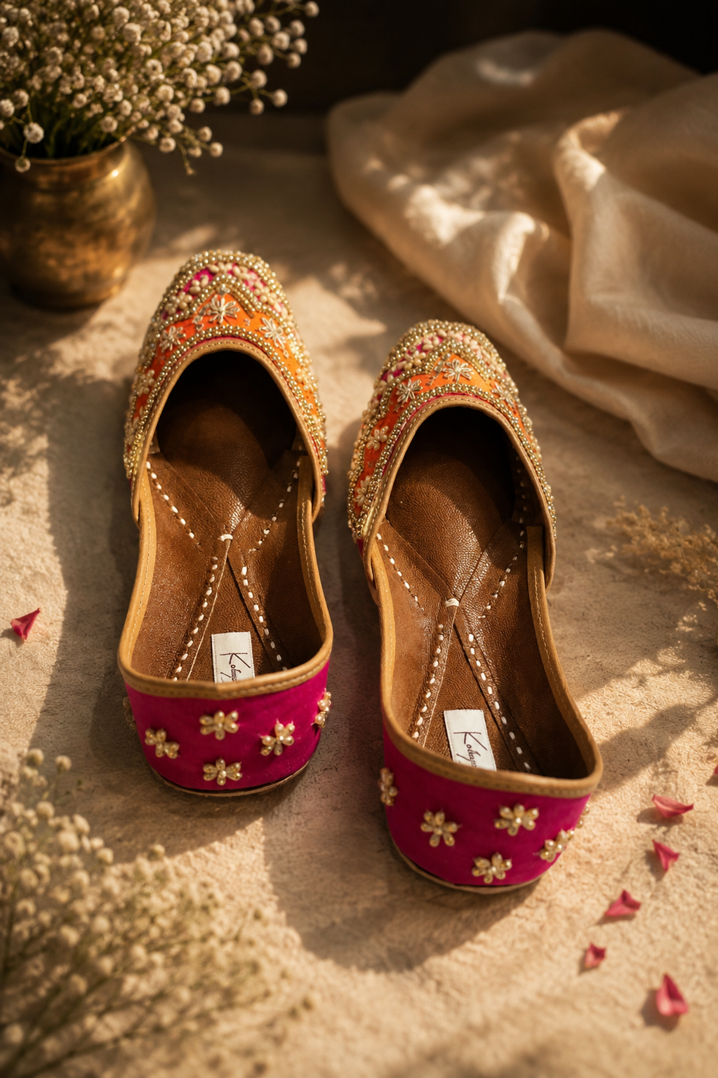 Komya Gulnaar Embellished Jutti