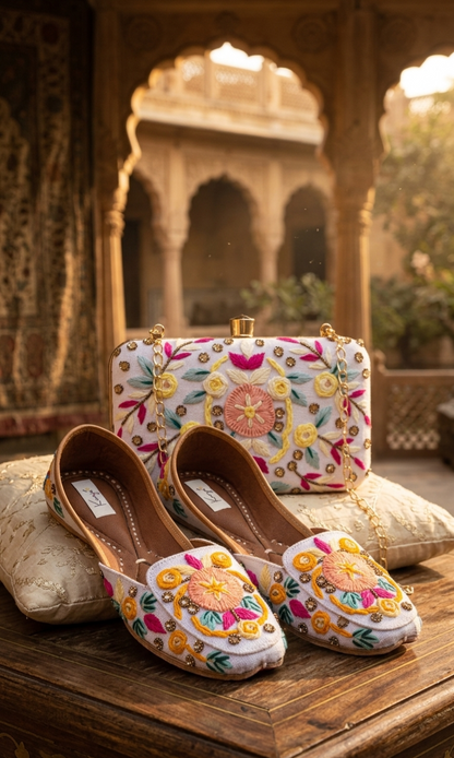White Garden Bloom Jutti & Clutch Combo