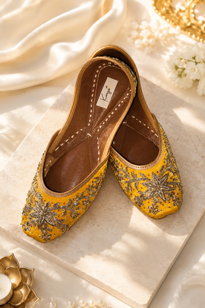 Mustard Yellow gold Jutti & Clutch Combo