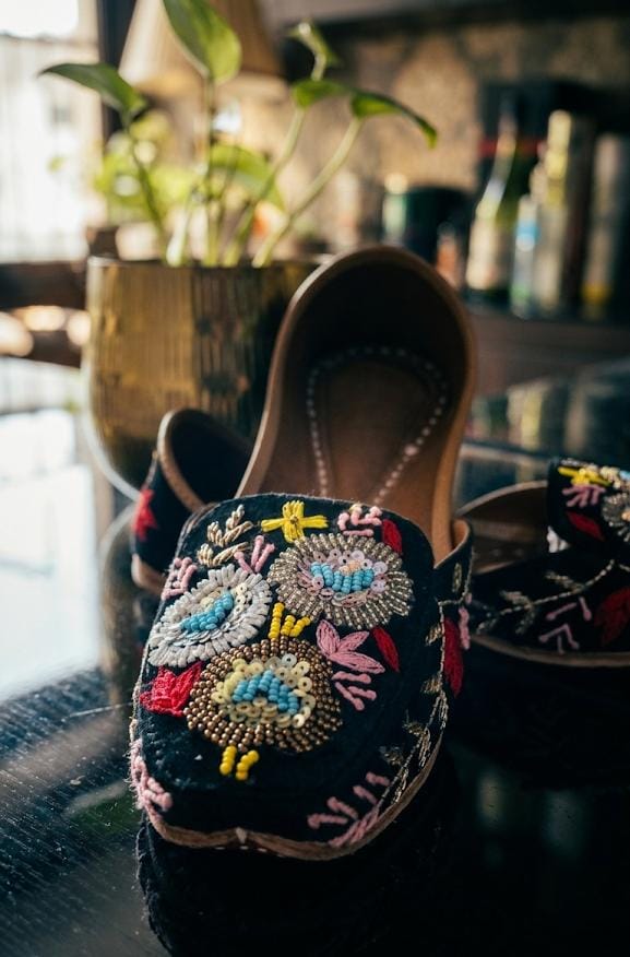 Midnight Floral Embroidered Ethnic Jutti